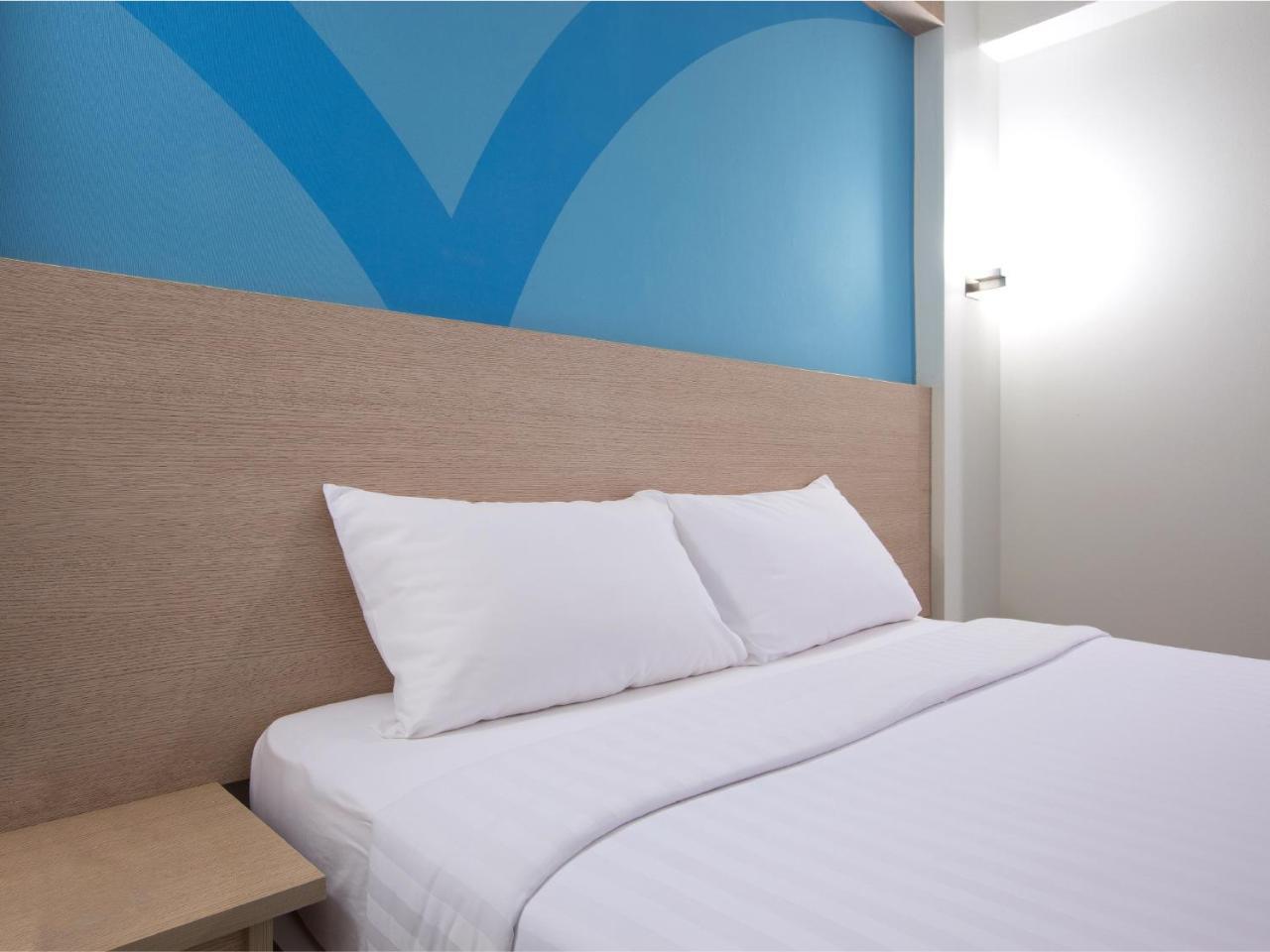 Hop Inn Hotel Tomas Morato קואזון סיטי מראה חיצוני תמונה