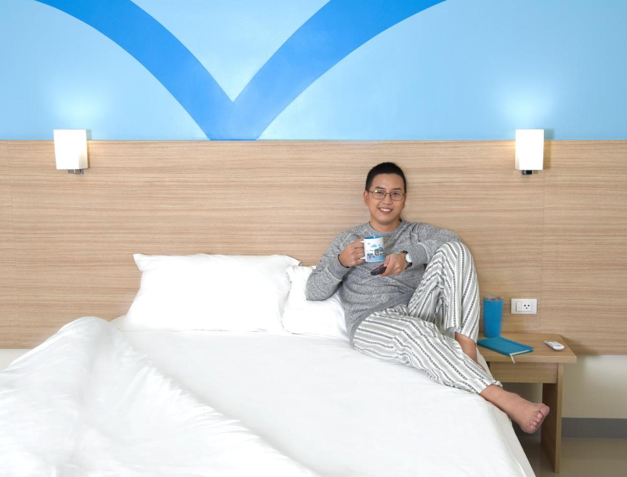 Hop Inn Hotel Tomas Morato קואזון סיטי מראה חיצוני תמונה